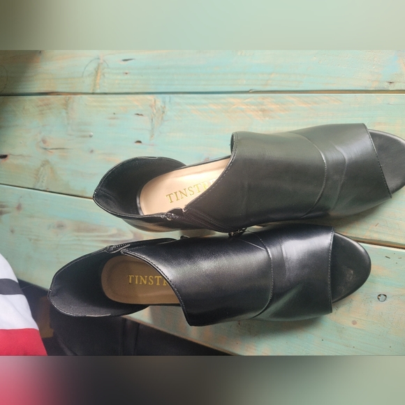 Black peep toe,ankle pumps - Picture 6 of 6